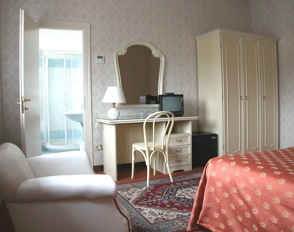 Отель Du Parc Lake Maggiore 2*,  Италия