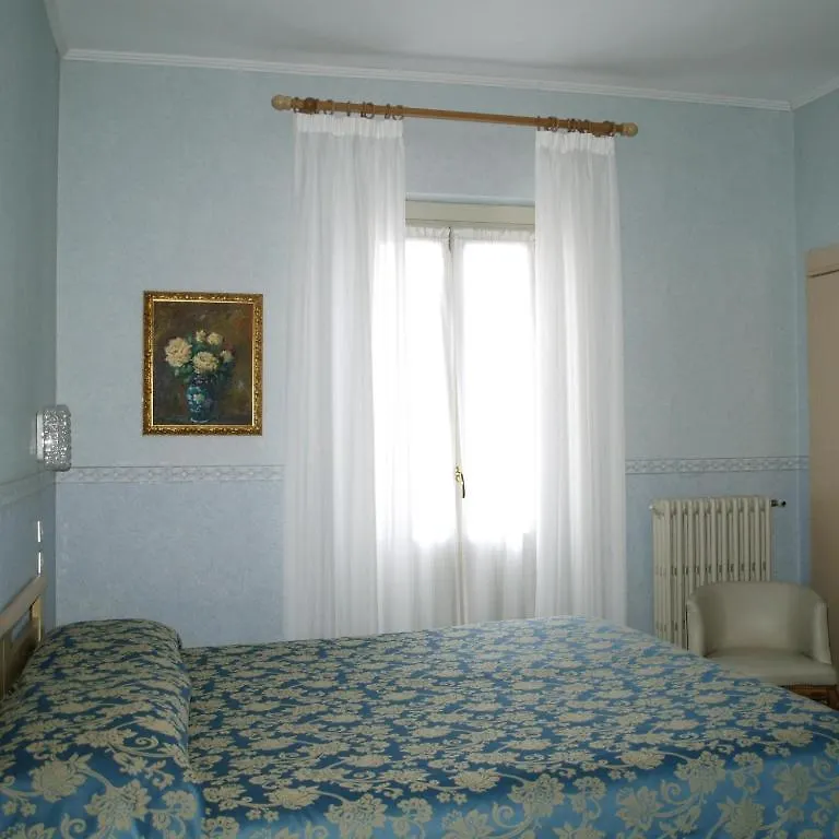 Отель Du Parc Lake Maggiore Италия