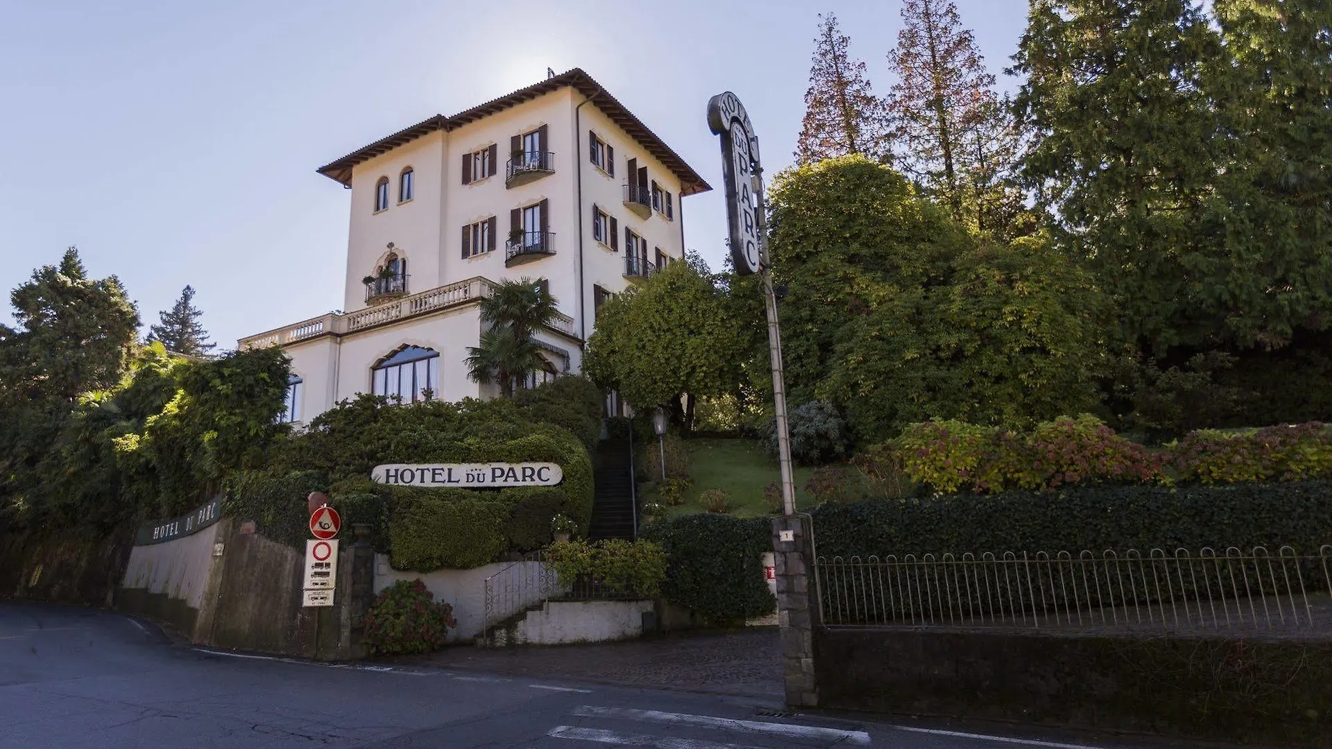 Отель Du Parc Lake Maggiore 2*,